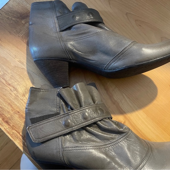 Fidji Gray Leather Bootie Size 11/42 - Picture 3 of 6